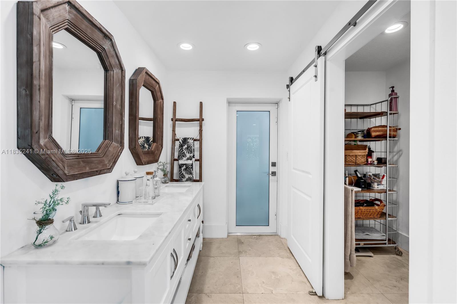 10821 SW 92nd Ave Miami, FL 33176