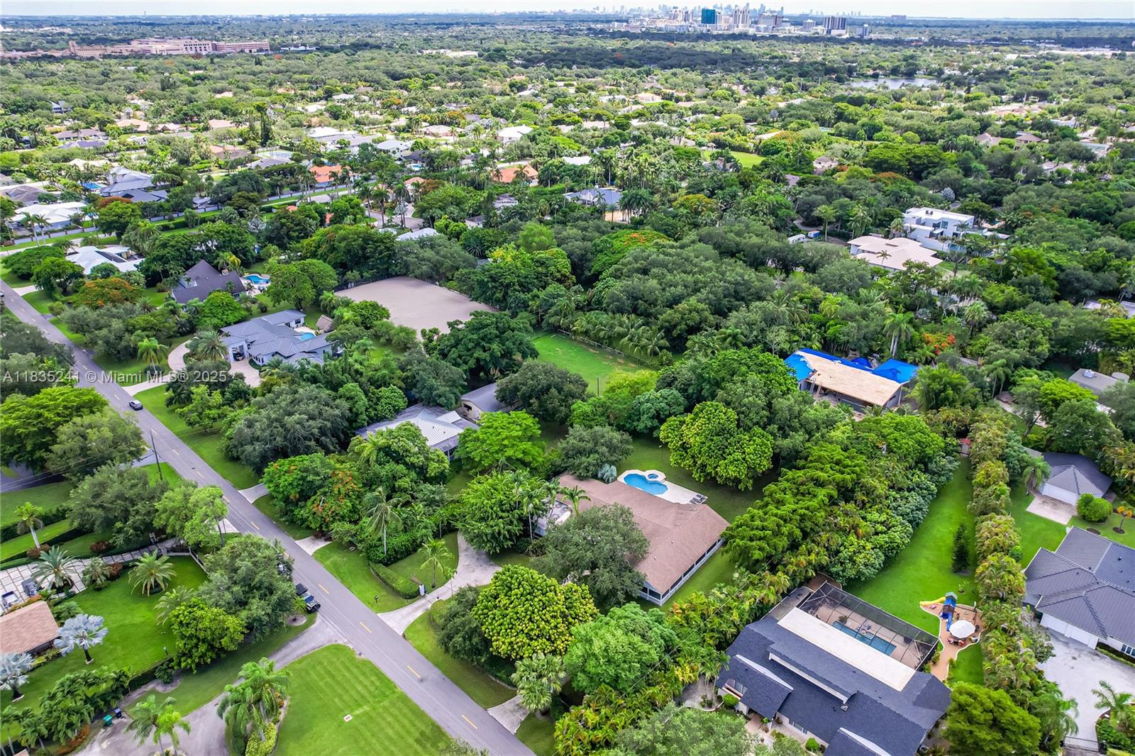 10821 SW 92nd Ave Miami, FL 33176