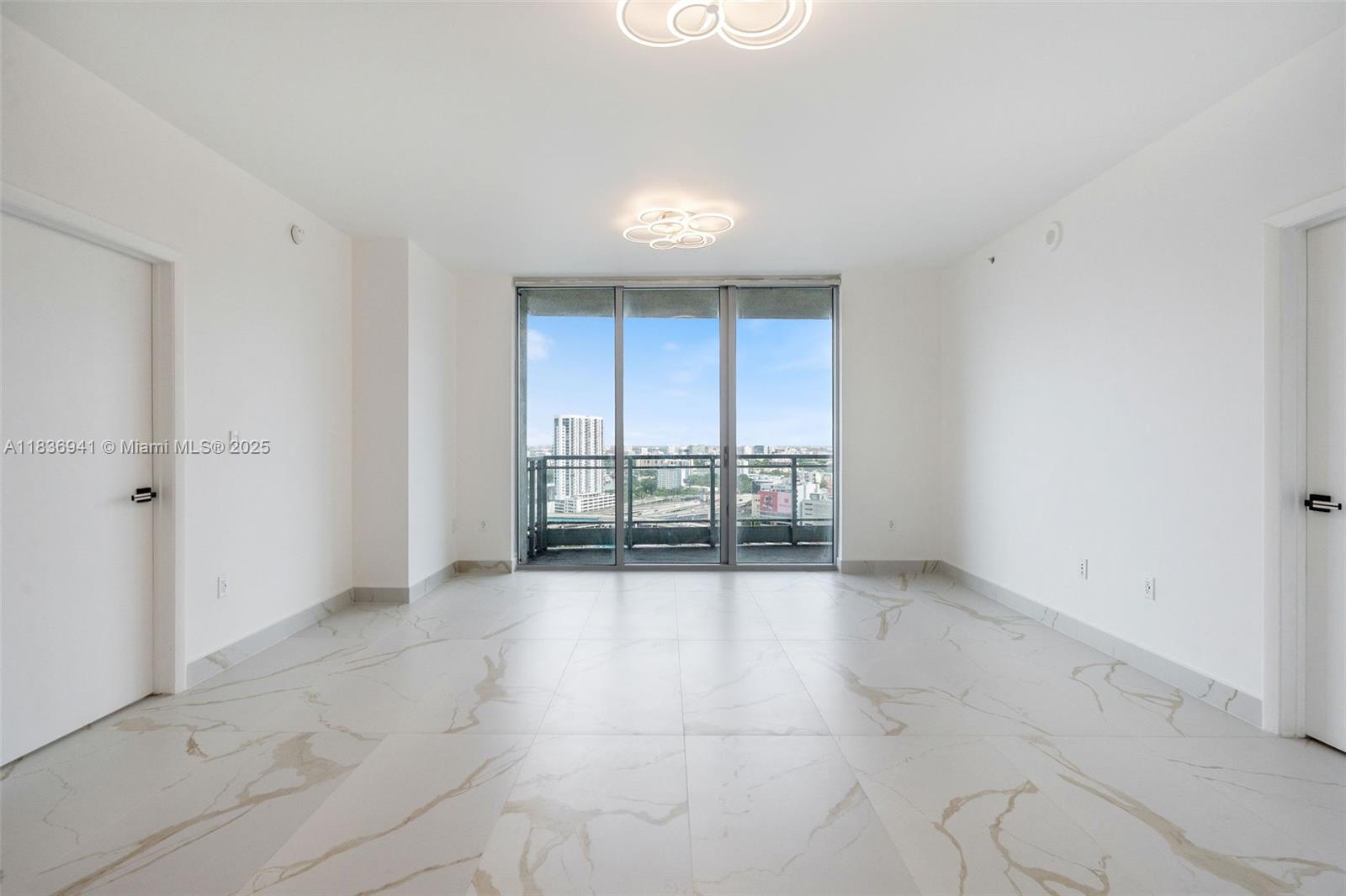 90 SW 3rd St #2506