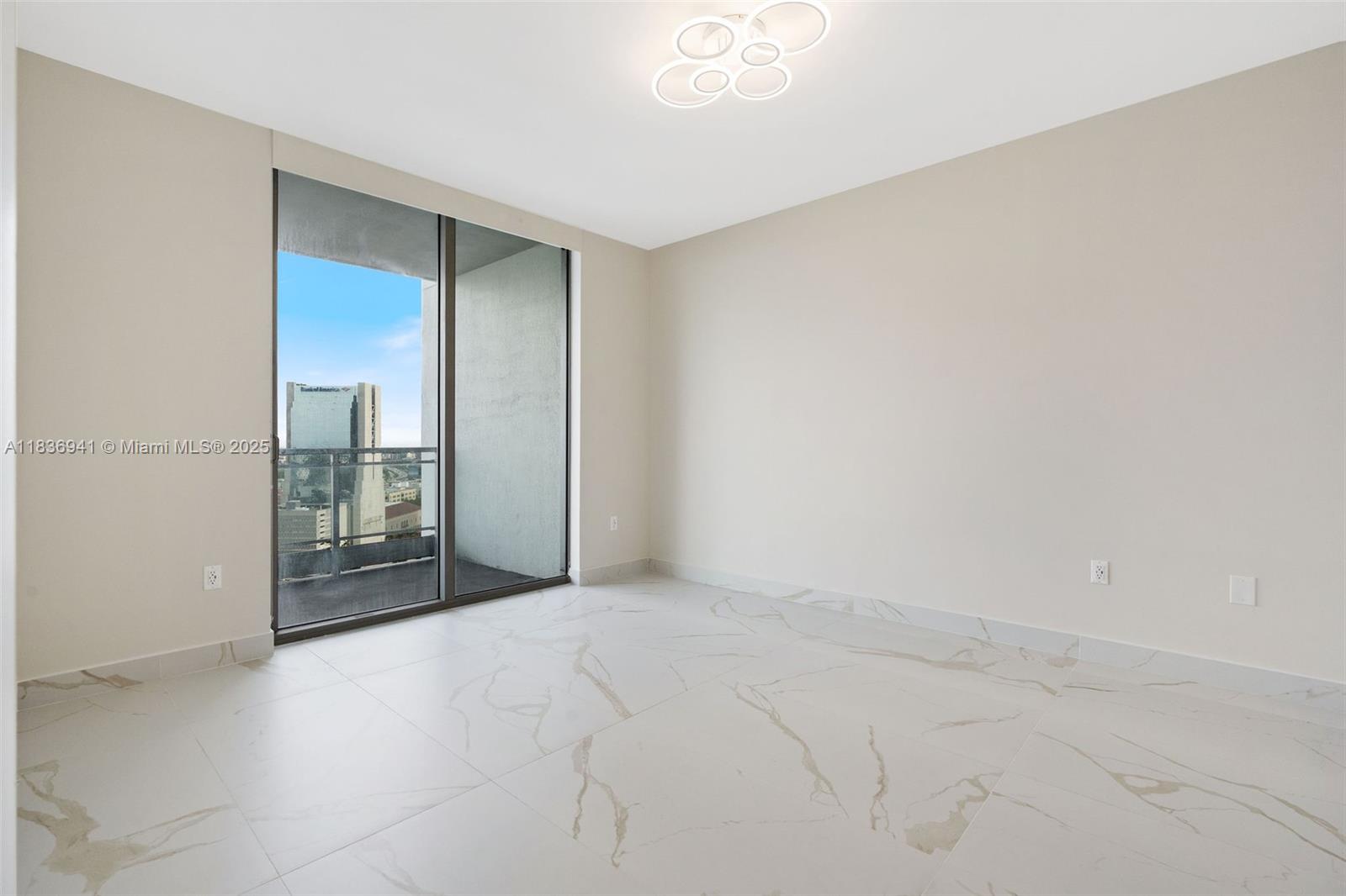 image Ivy Condo15
