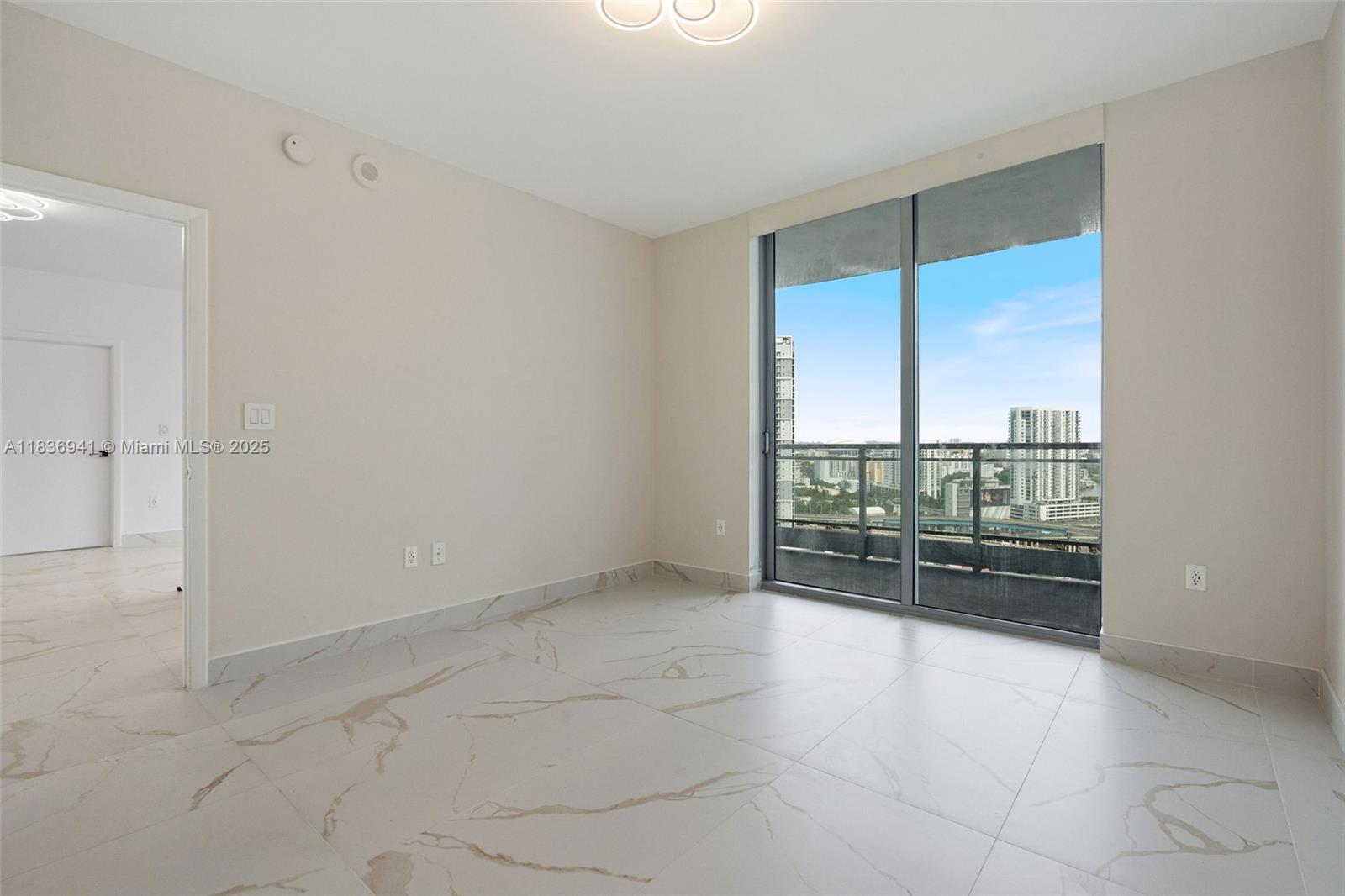 image Ivy Condo20