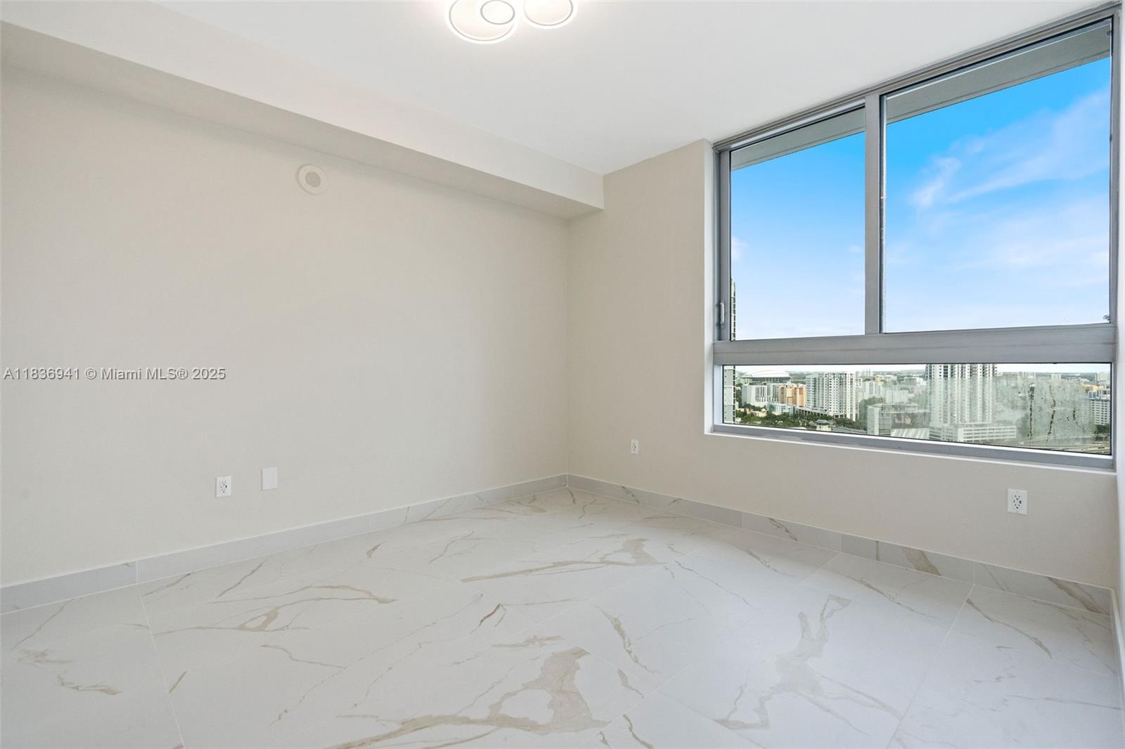 image Ivy Condo21