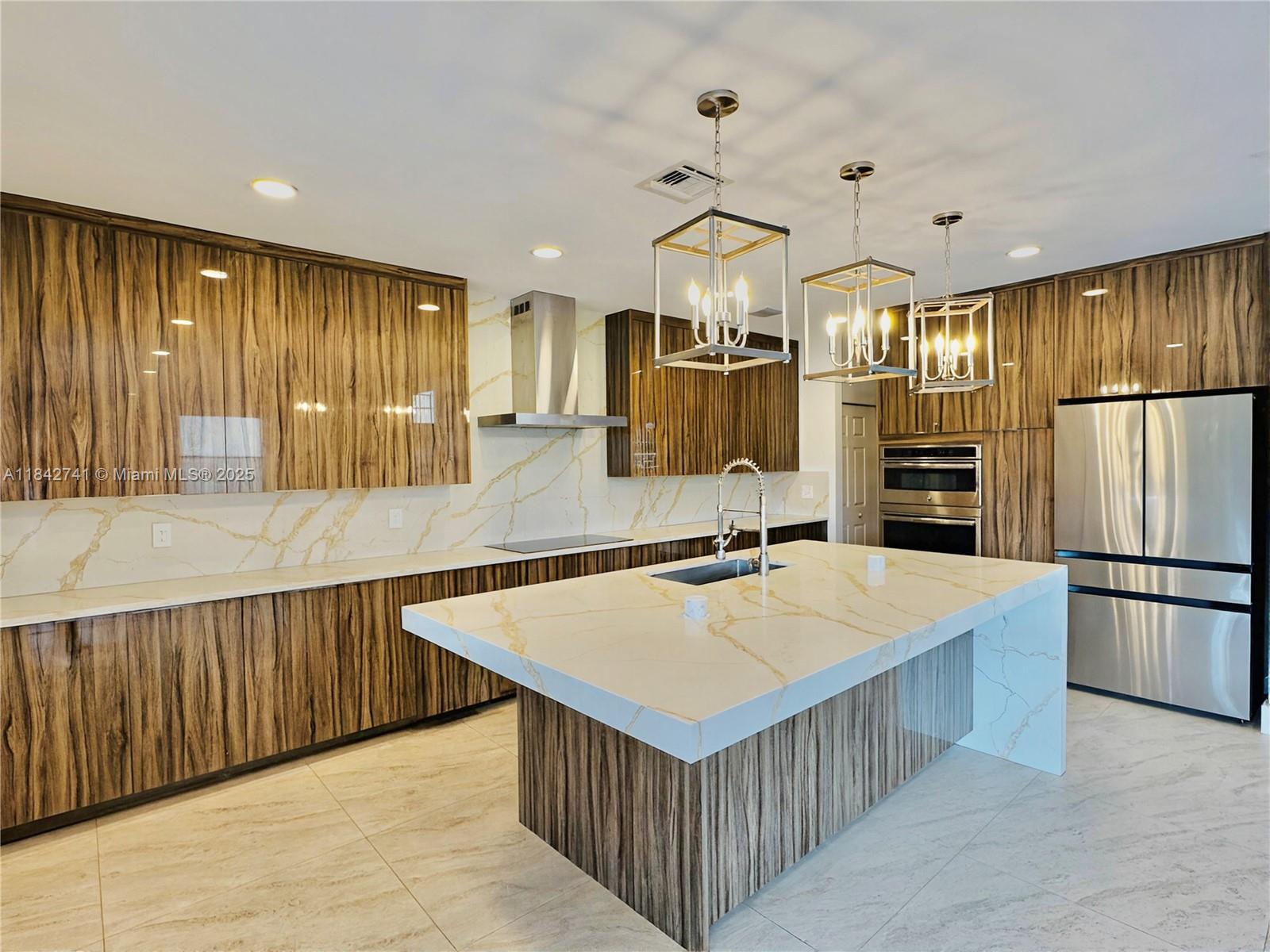 9083 Dupont Pl