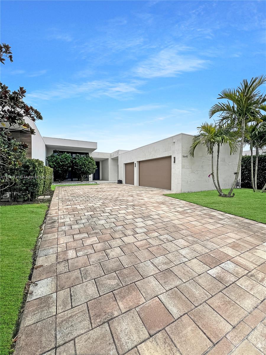 16640 Sunset Way Weston, FL 33326 16640 Sunset Way Weston, FL 33326