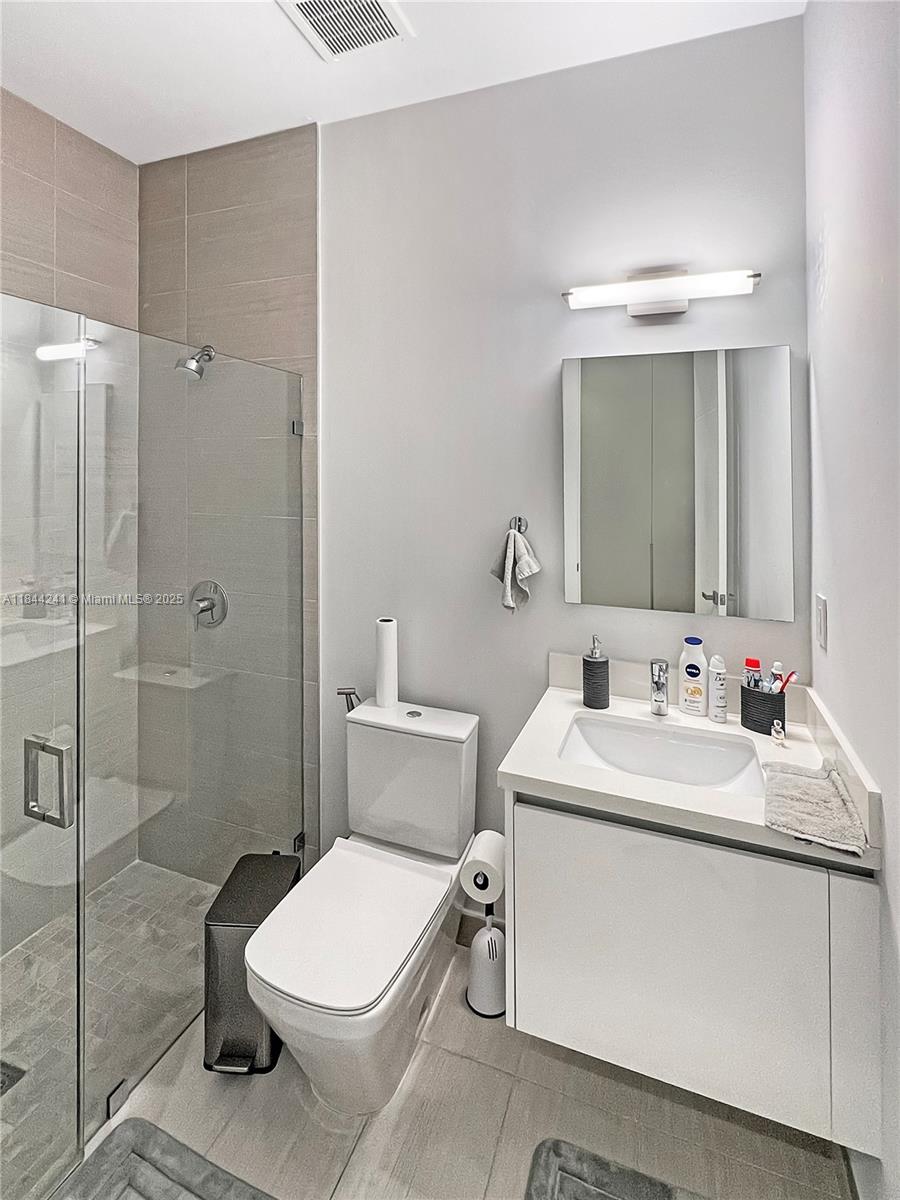 16640 Sunset Way Weston, FL 33326 16640 Sunset Way Weston, FL 33326