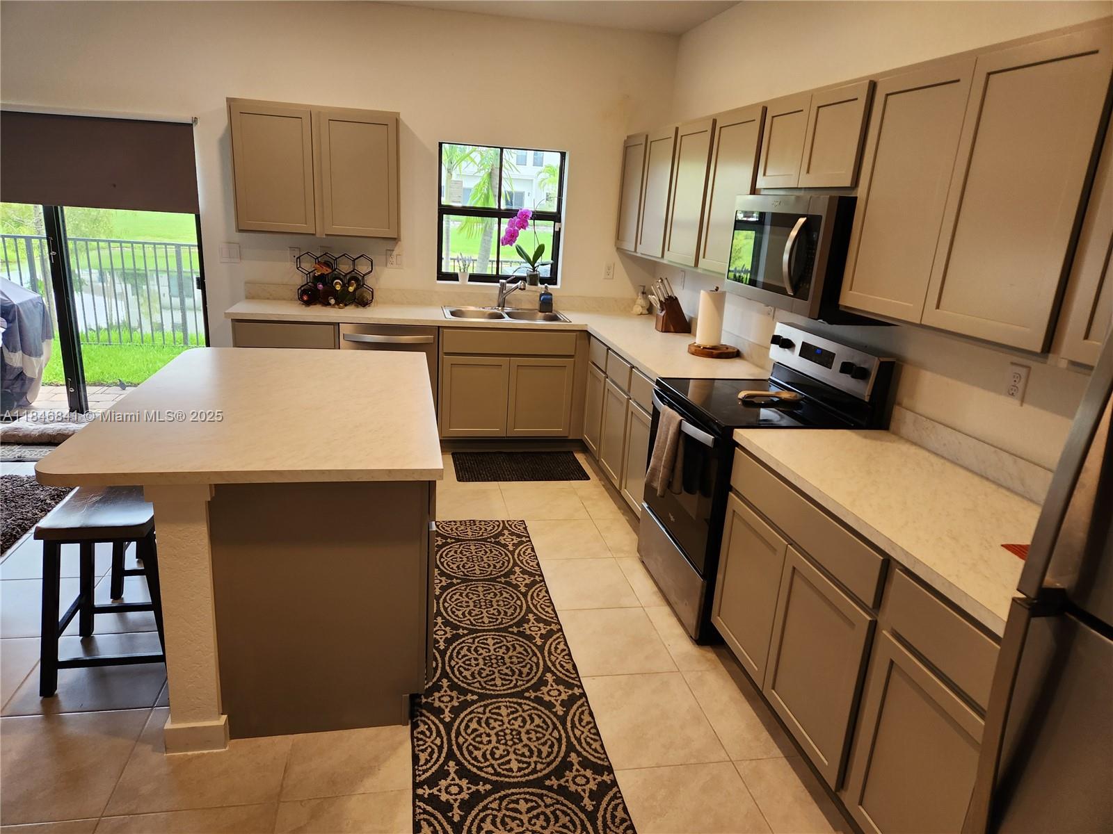 880 NW 3rd Way #880