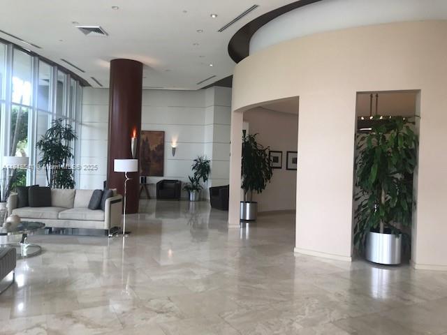 image The Metropolitan Condo3