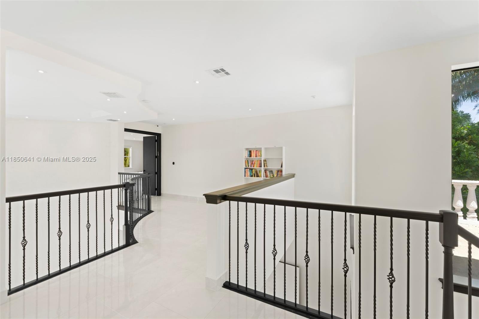 1031 Harbor Ct Hollywood, FL 33019