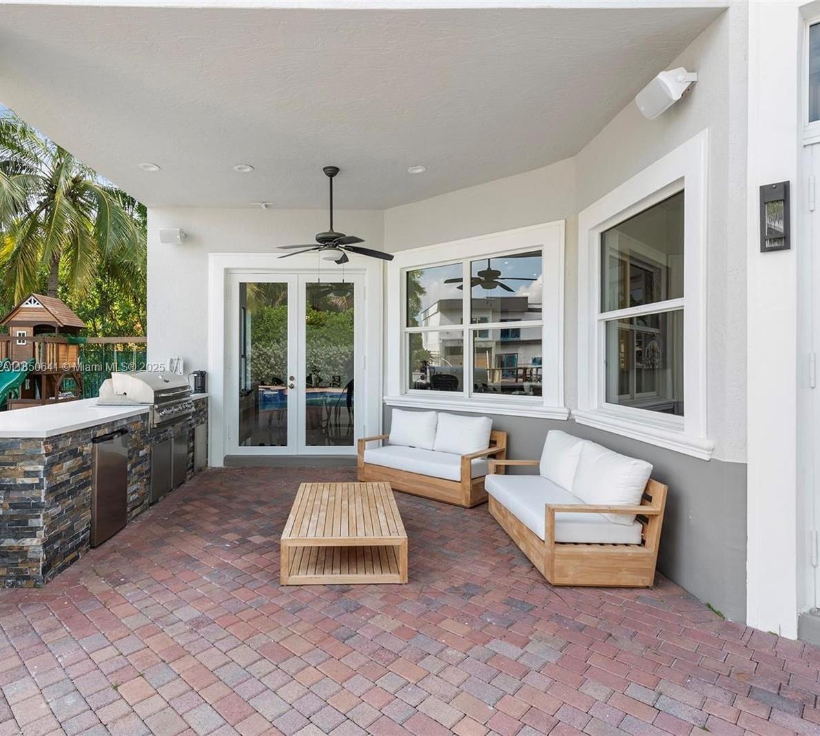 1031 Harbor Ct Hollywood, FL 33019