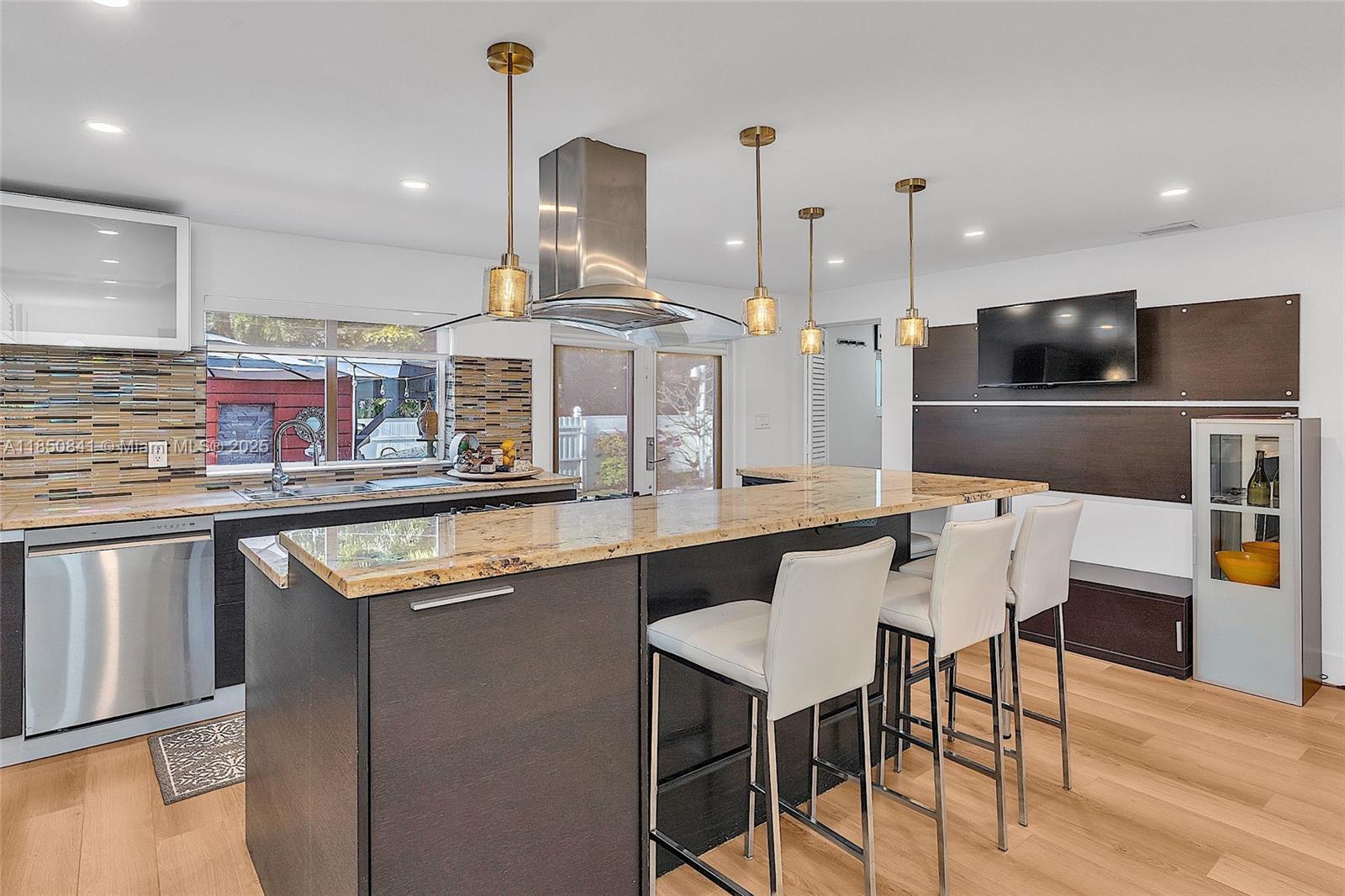 1347 71st St Miami Beach, FL 33141