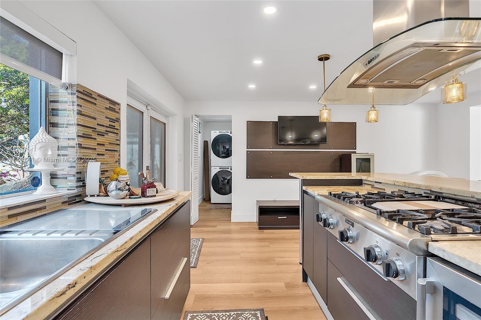 1347 71st St Miami Beach, FL 33141