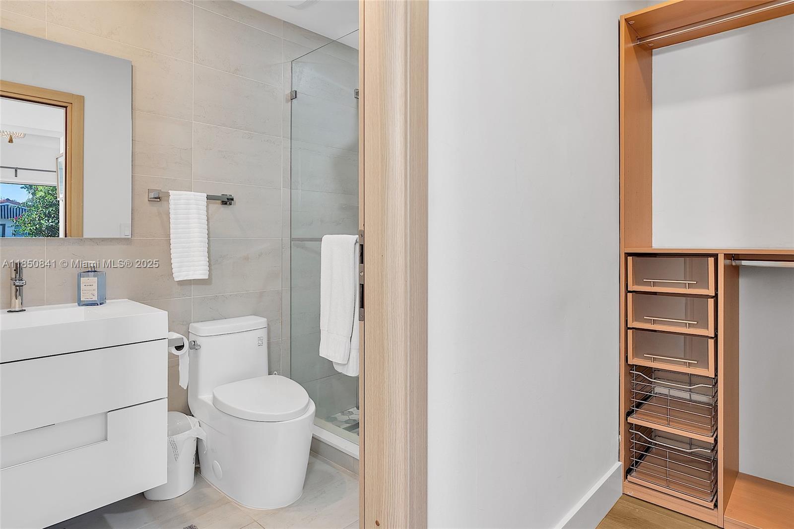 1347 71st St Miami Beach, FL 33141