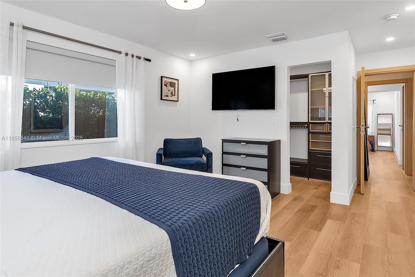 1347 71st St Miami Beach, FL 33141