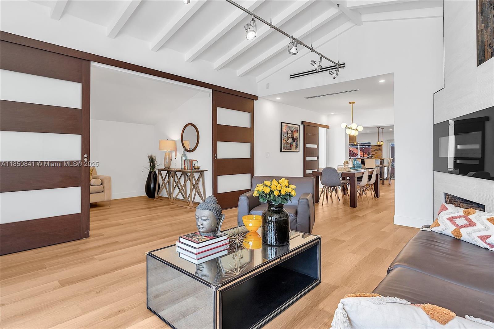 1347 71st St Miami Beach, FL 33141