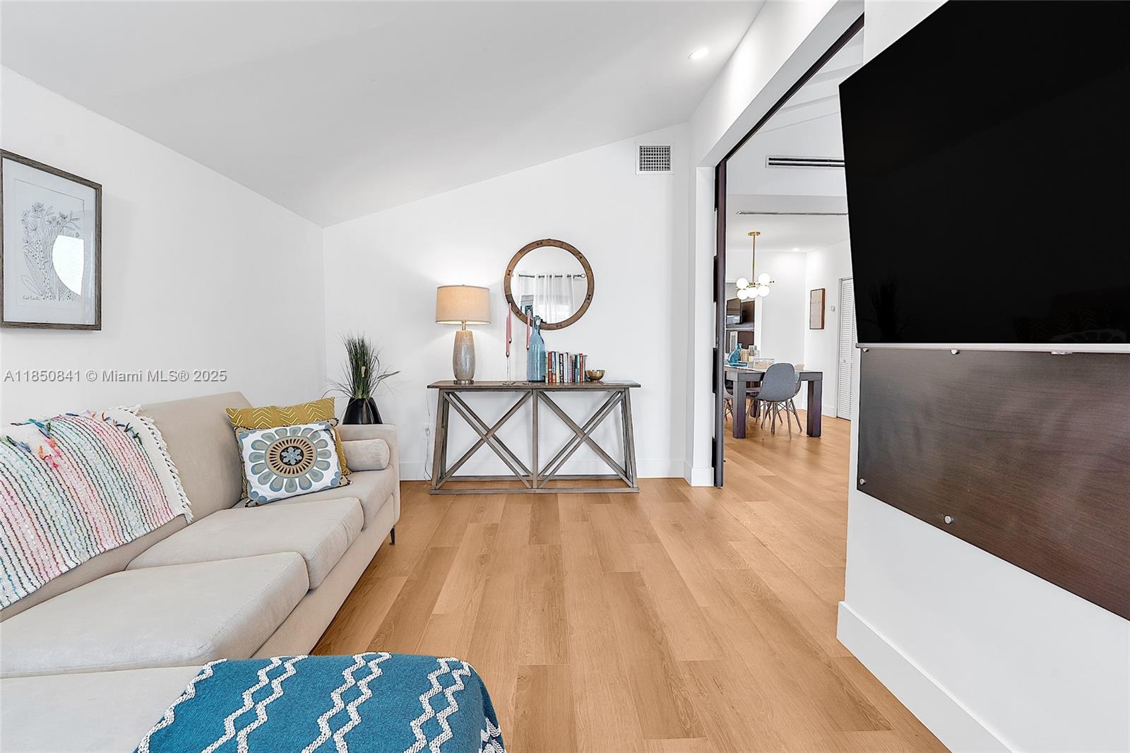 1347 71st St Miami Beach, FL 33141