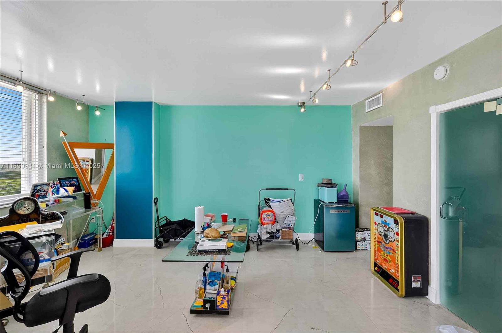 image ARLEN HOUSE CONDO10