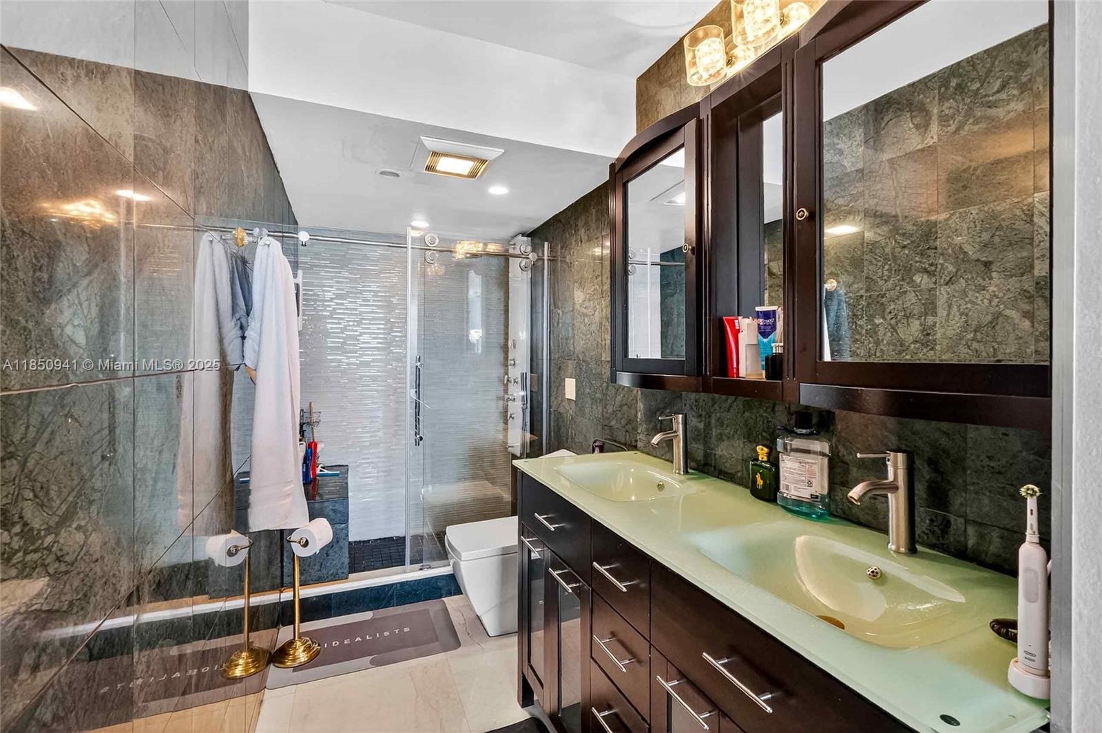 image ARLEN HOUSE CONDO22