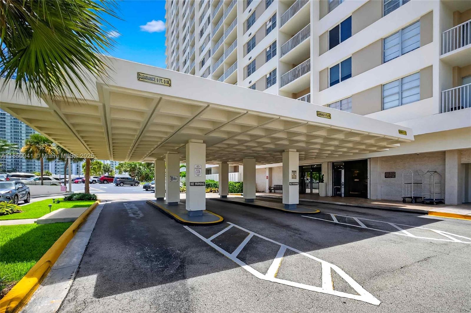 image ARLEN HOUSE CONDO24