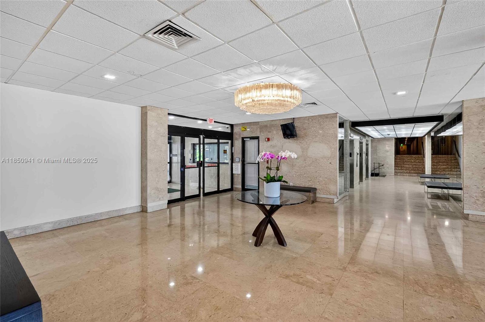 image ARLEN HOUSE CONDO26