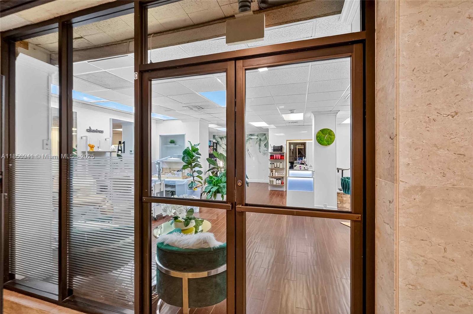 image ARLEN HOUSE CONDO32