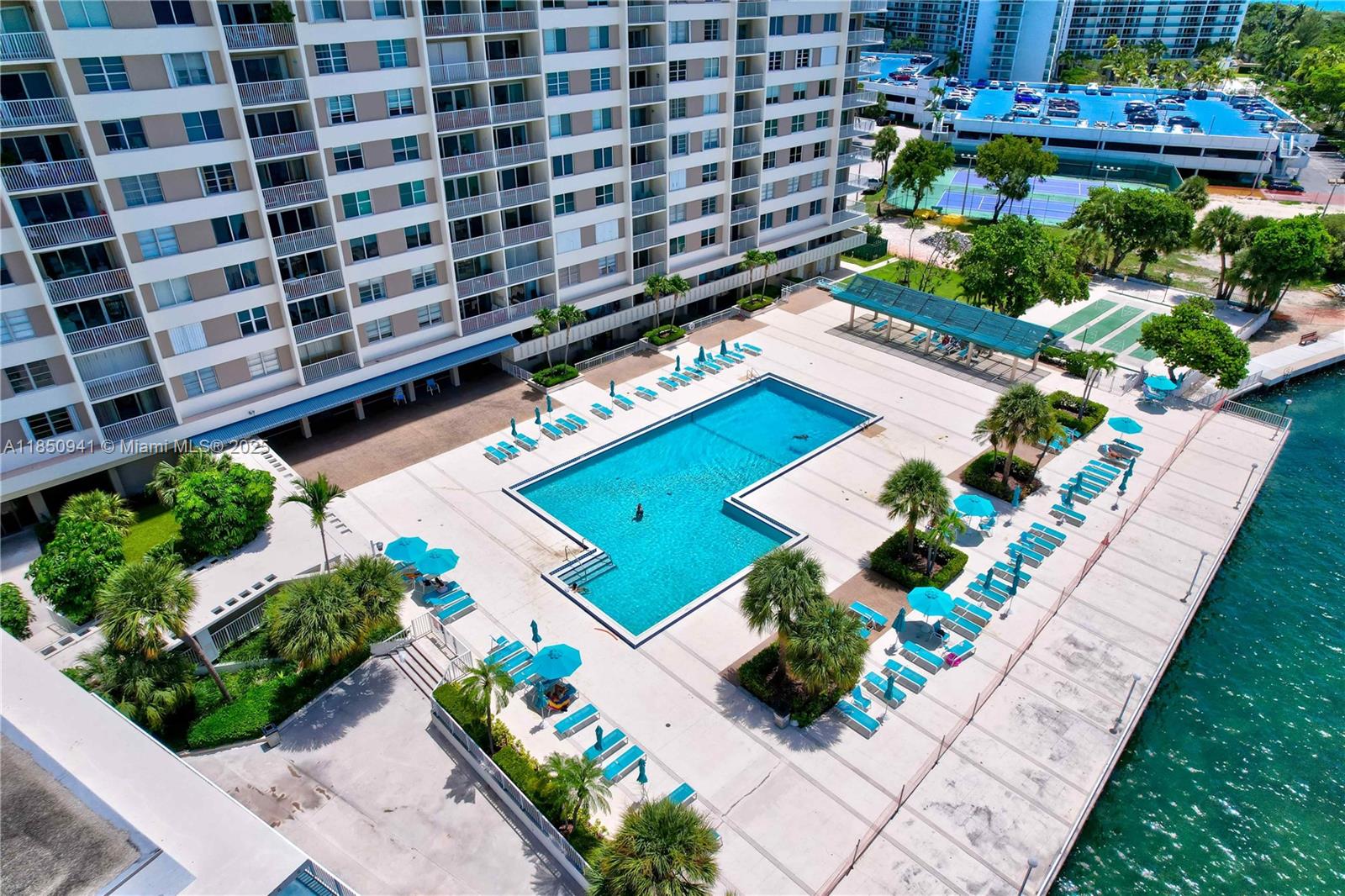 image ARLEN HOUSE CONDO40