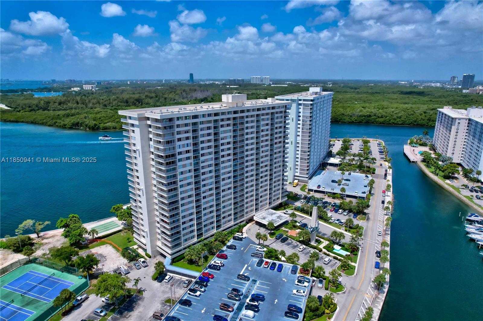 image ARLEN HOUSE CONDO47