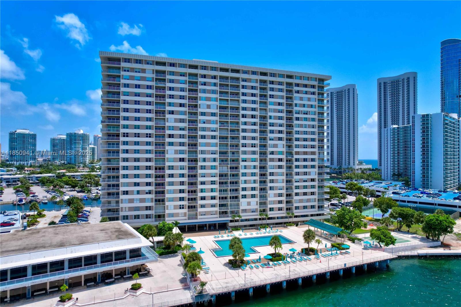 image ARLEN HOUSE CONDO51