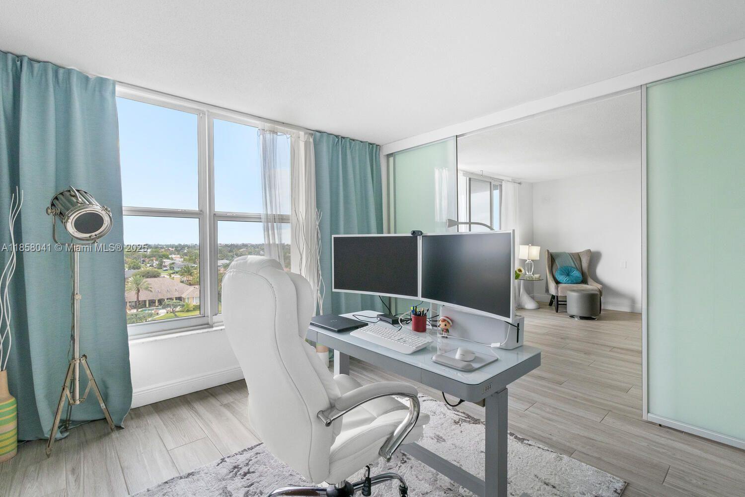 Undisclosed Address,Hillsboro Beach, FL 33062