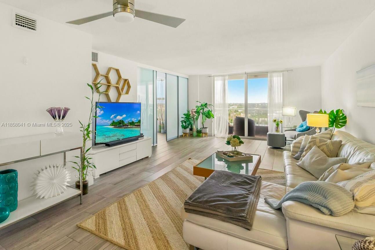 Undisclosed Address,Hillsboro Beach, FL 33062