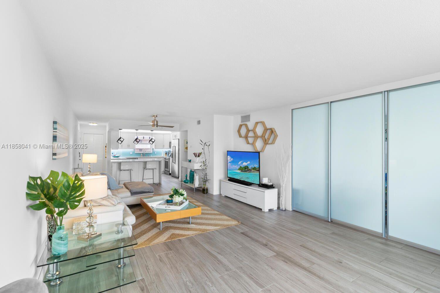 Undisclosed Address,Hillsboro Beach, FL 33062