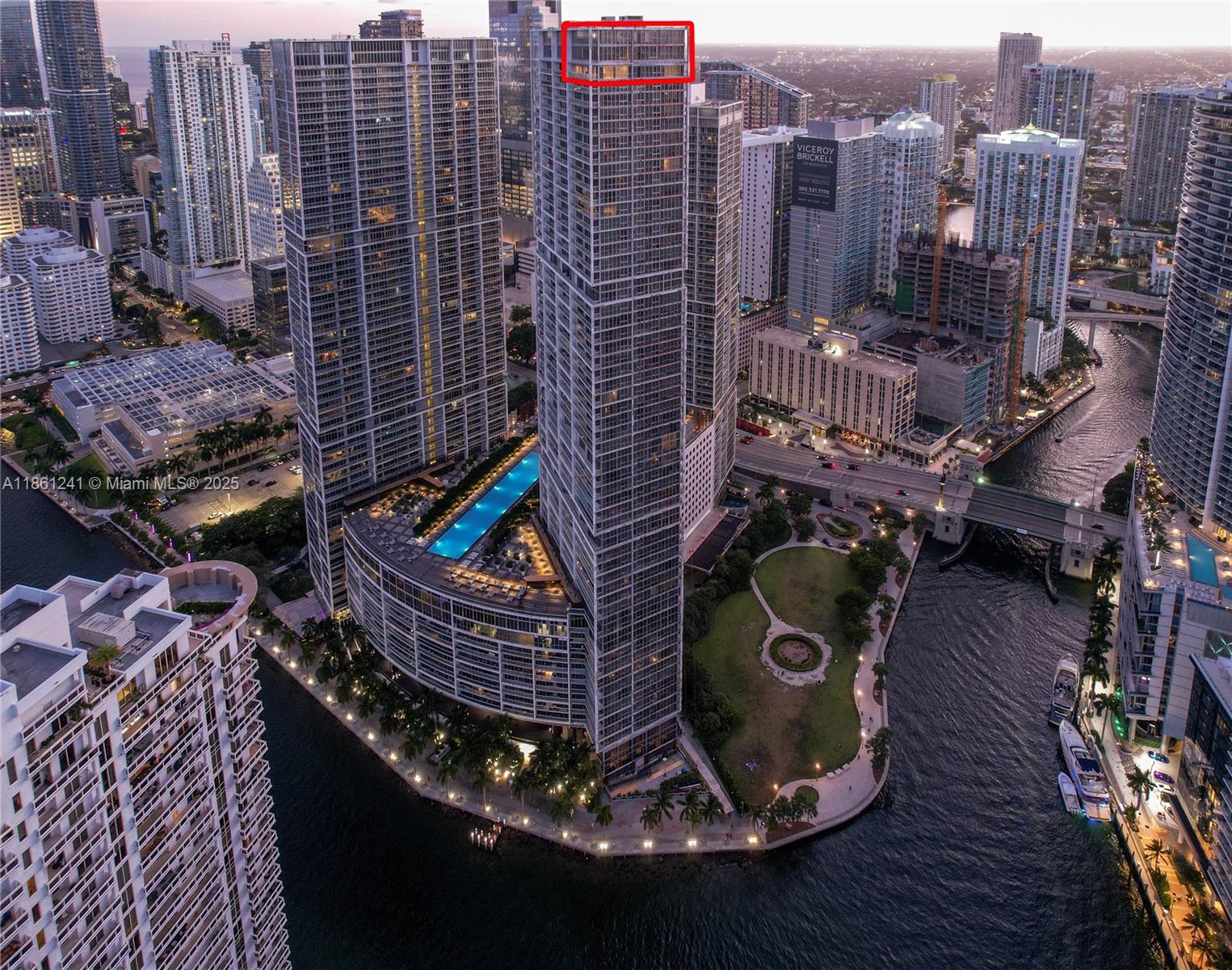 image Iconbrickell Condo No 12