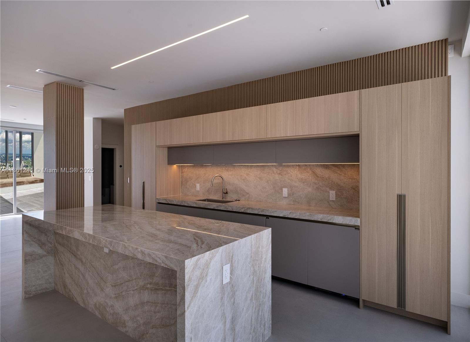 image Iconbrickell Condo No 139