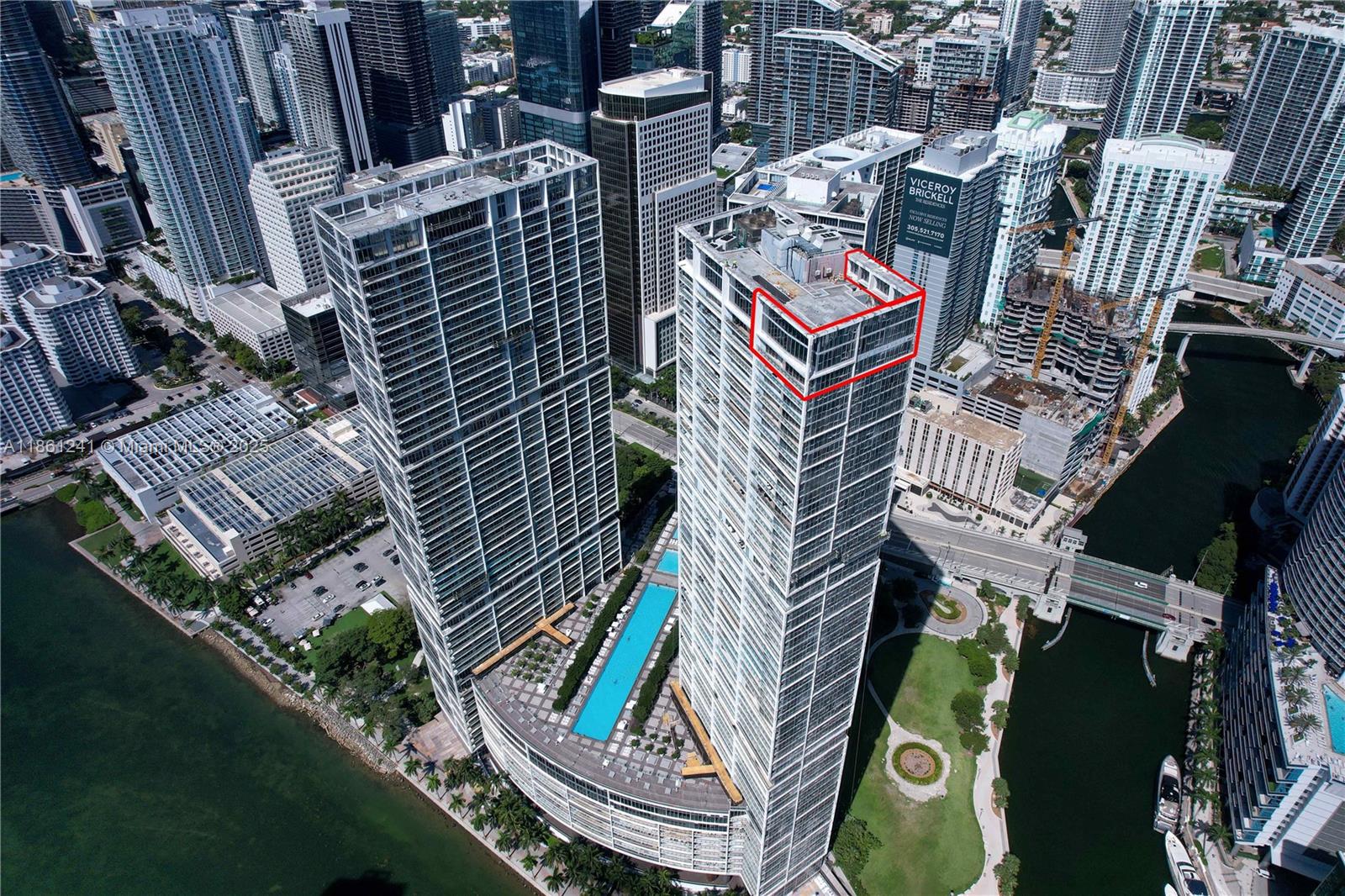image Iconbrickell Condo No 14