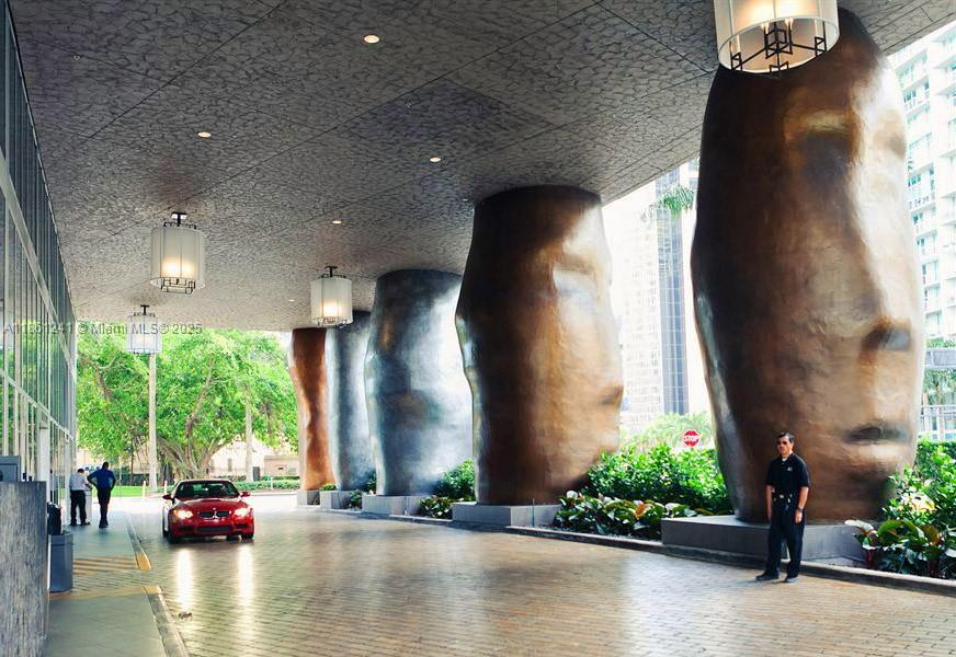image Iconbrickell Condo No 168