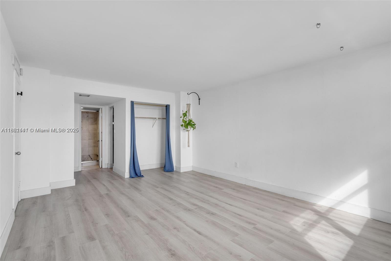 6900 Bay Dr #11F Miami Beach, FL 33141