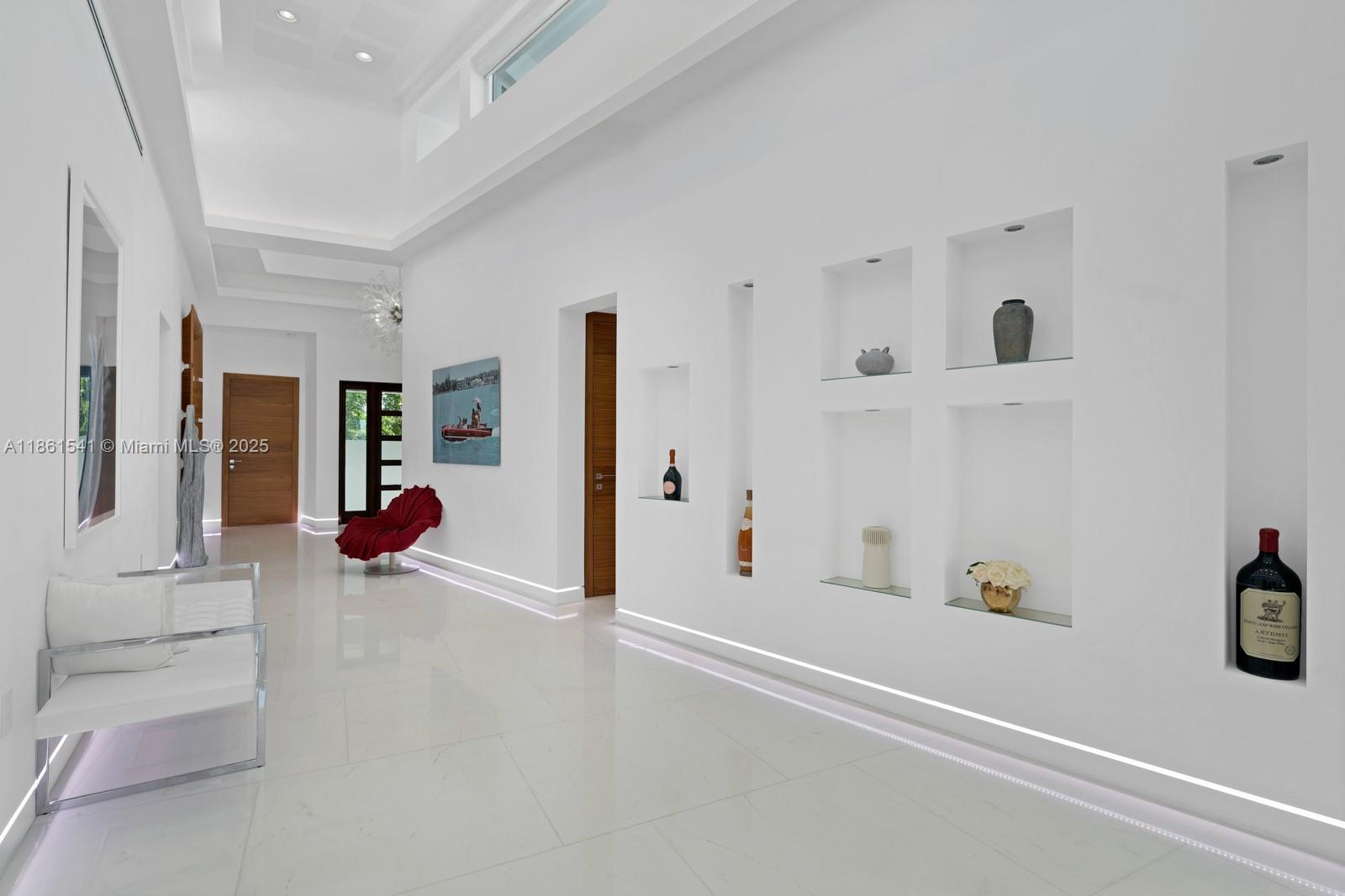 1825 Cleveland Rd Miami Beach, FL 33141 1825 Cleveland Rd Miami Beach, FL 33141