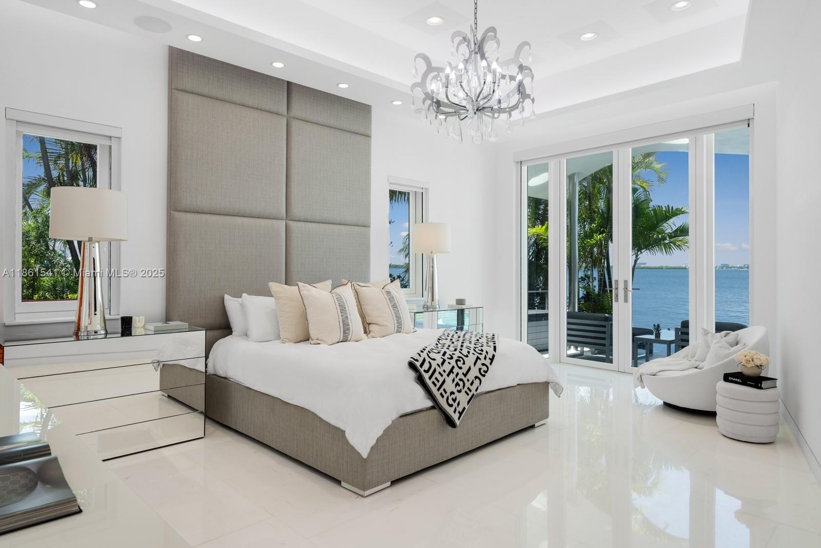 1825 Cleveland Rd Miami Beach, FL 33141 1825 Cleveland Rd Miami Beach, FL 33141