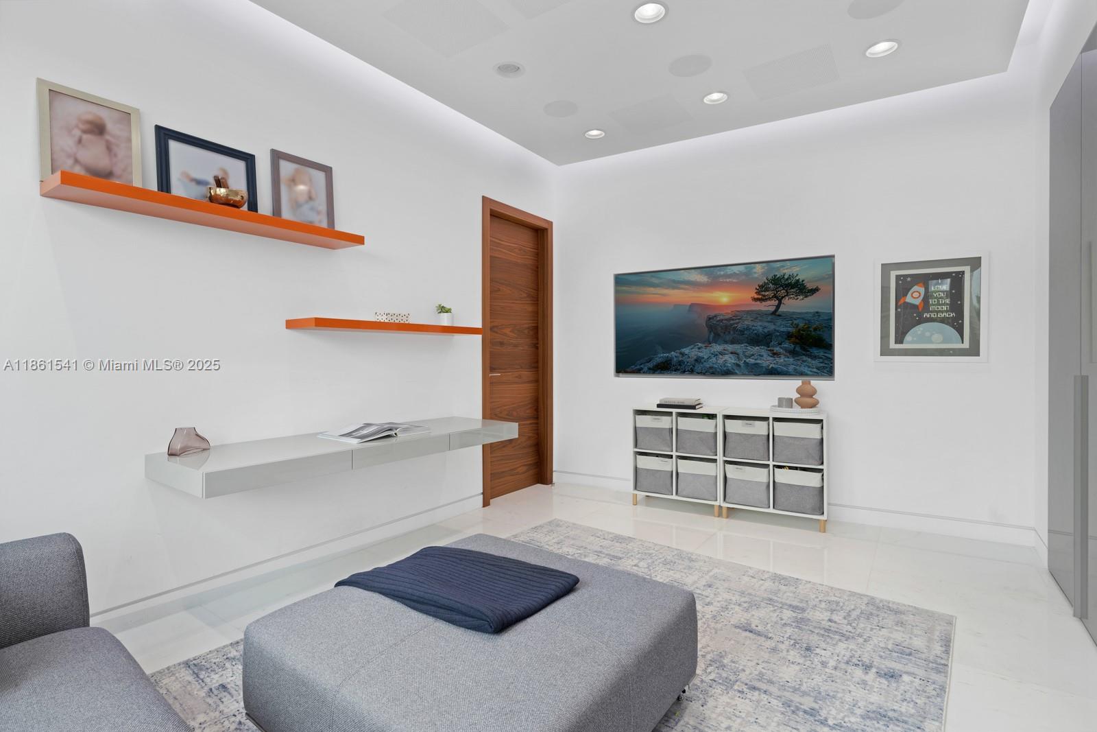 1825 Cleveland Rd Miami Beach, FL 33141 1825 Cleveland Rd Miami Beach, FL 33141
