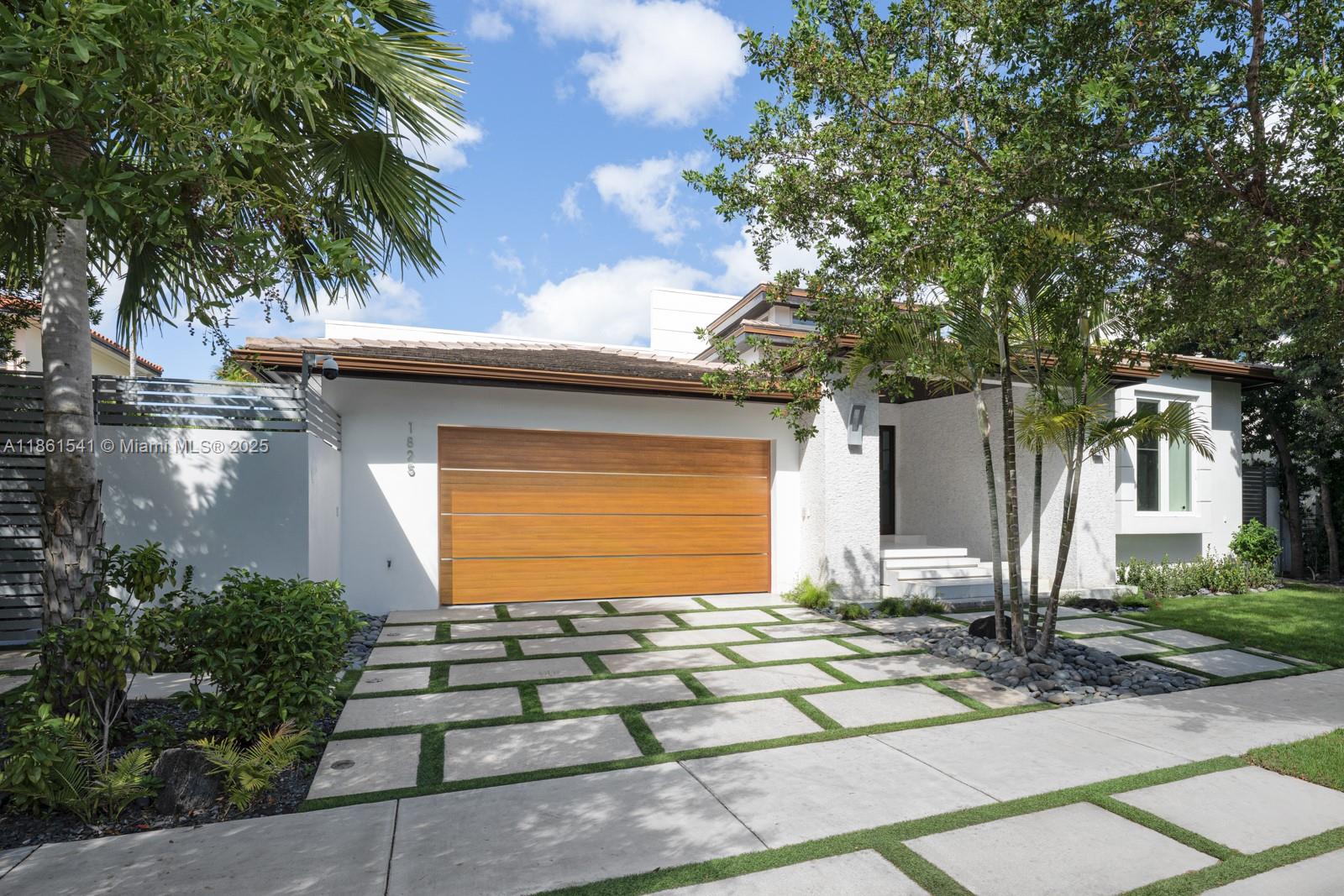 1825 Cleveland Rd Miami Beach, FL 33141 1825 Cleveland Rd Miami Beach, FL 33141