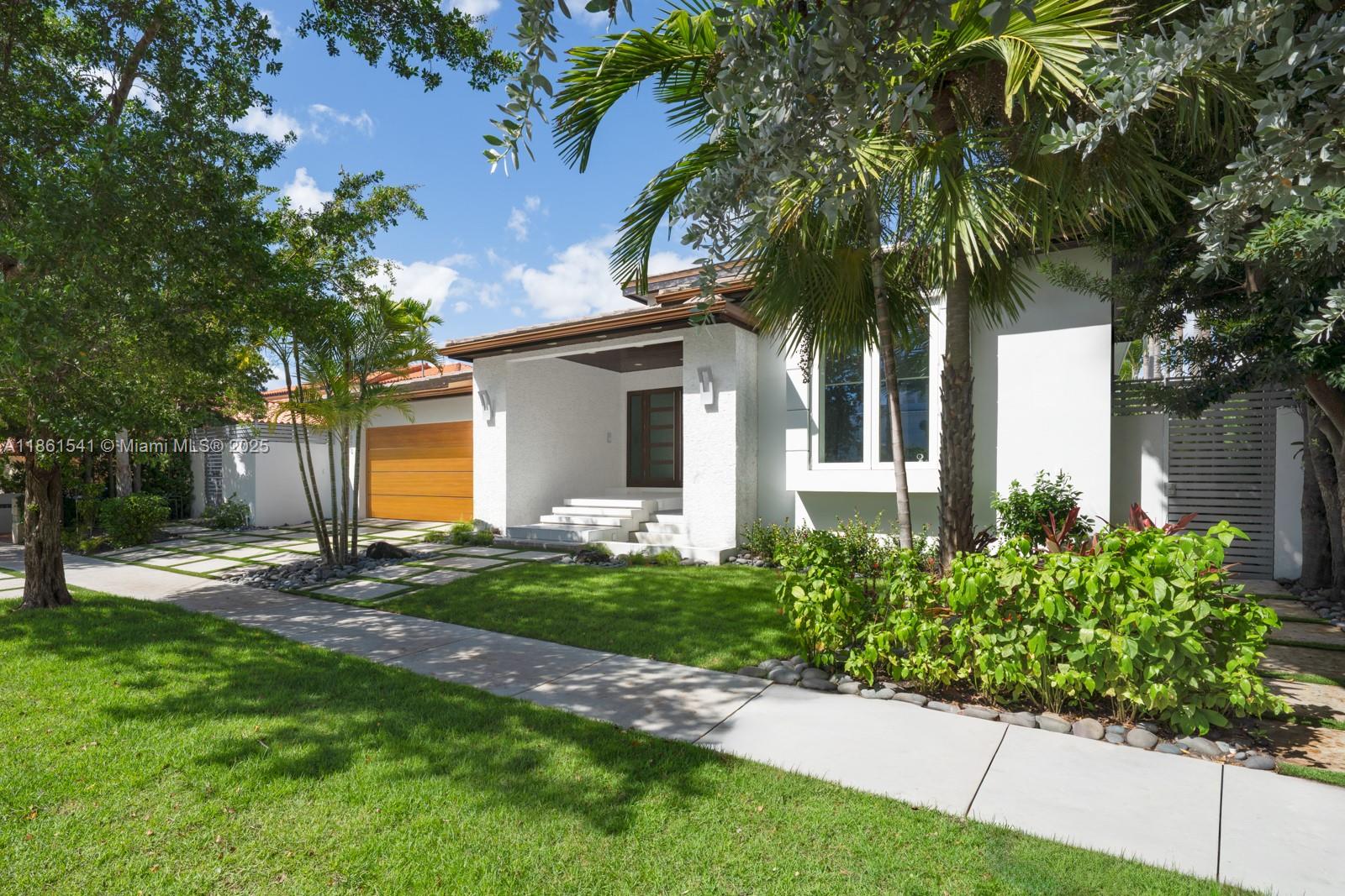 1825 Cleveland Rd Miami Beach, FL 33141 1825 Cleveland Rd Miami Beach, FL 33141