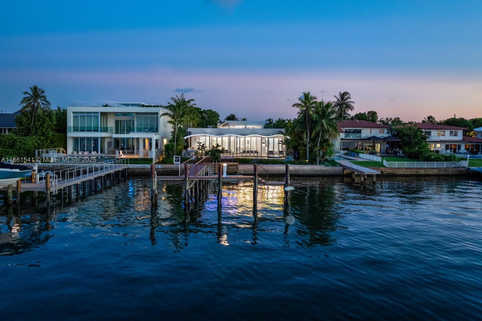 1825 Cleveland Rd Miami Beach, FL 33141 1825 Cleveland Rd Miami Beach, FL 33141