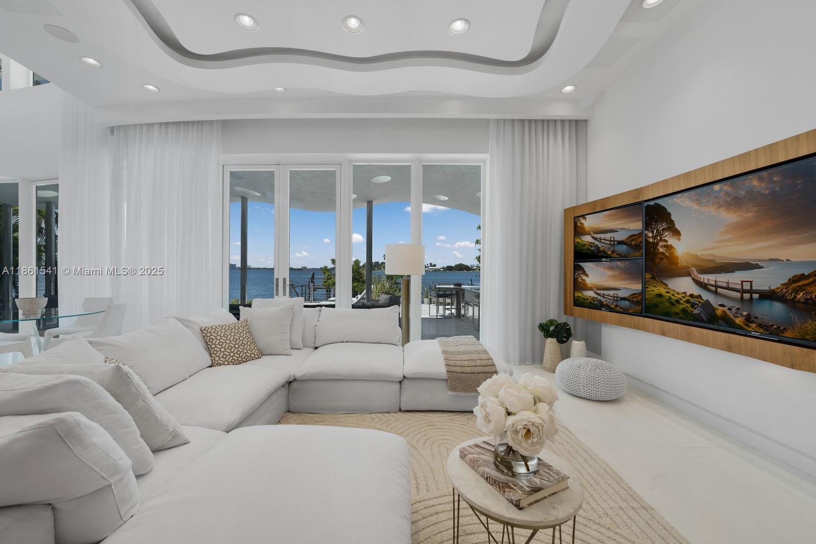 1825 Cleveland Rd Miami Beach, FL 33141 1825 Cleveland Rd Miami Beach, FL 33141