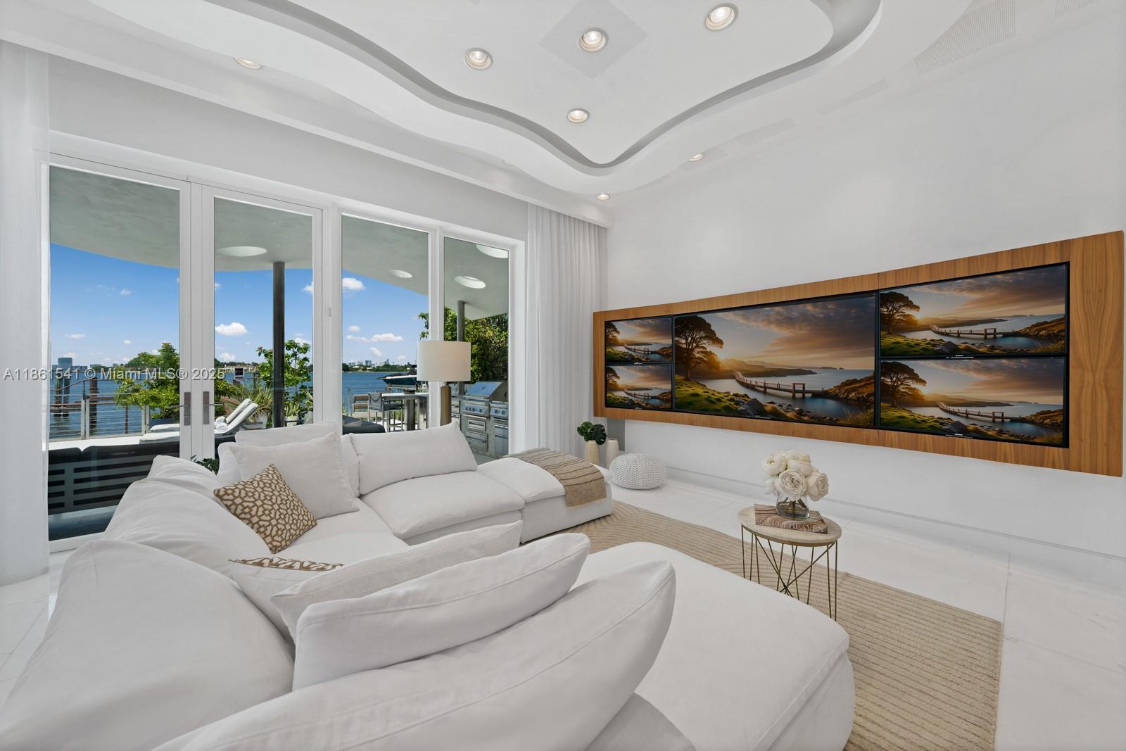 1825 Cleveland Rd Miami Beach, FL 33141 1825 Cleveland Rd Miami Beach, FL 33141