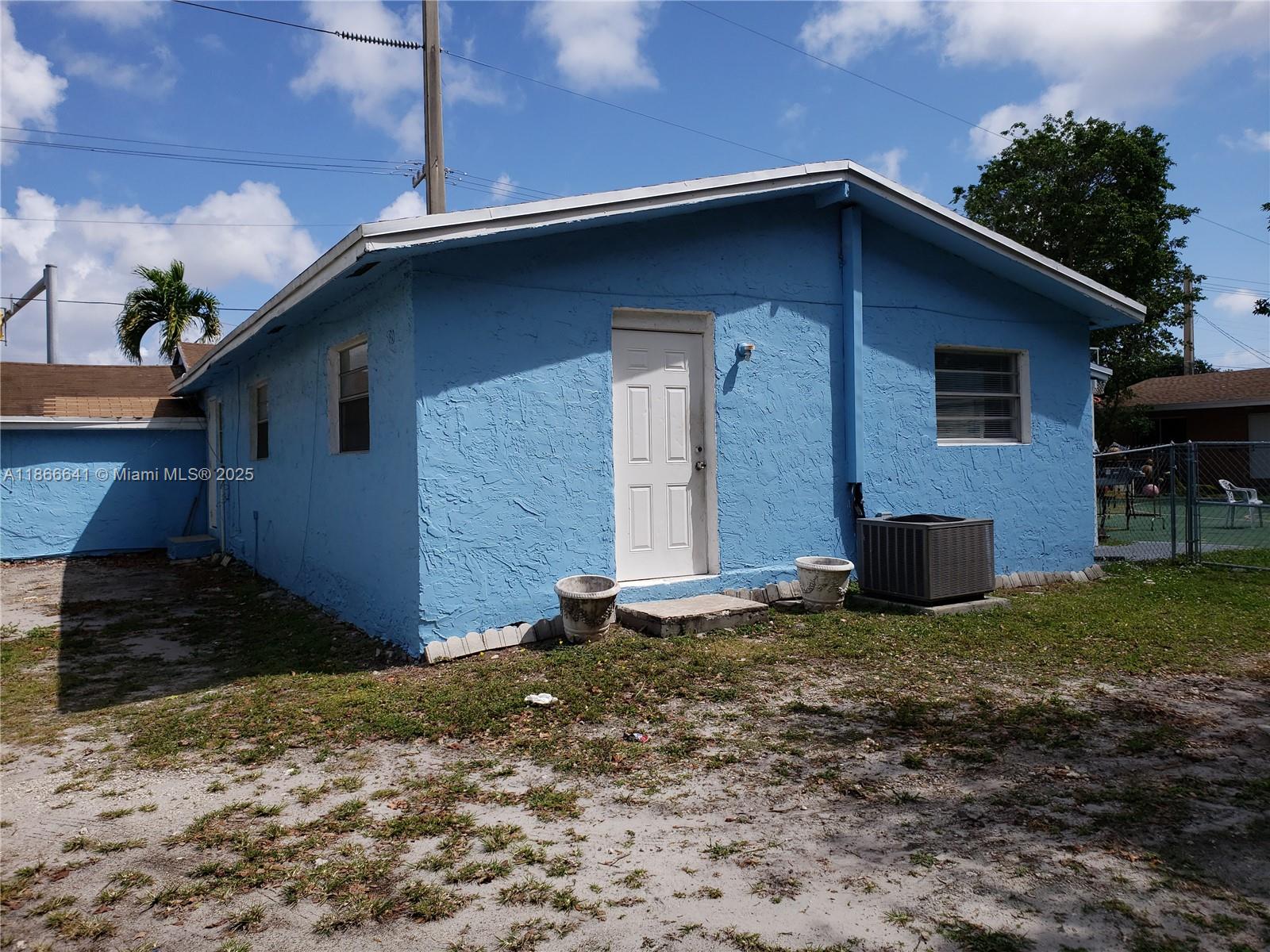 580 NW 95th St #2