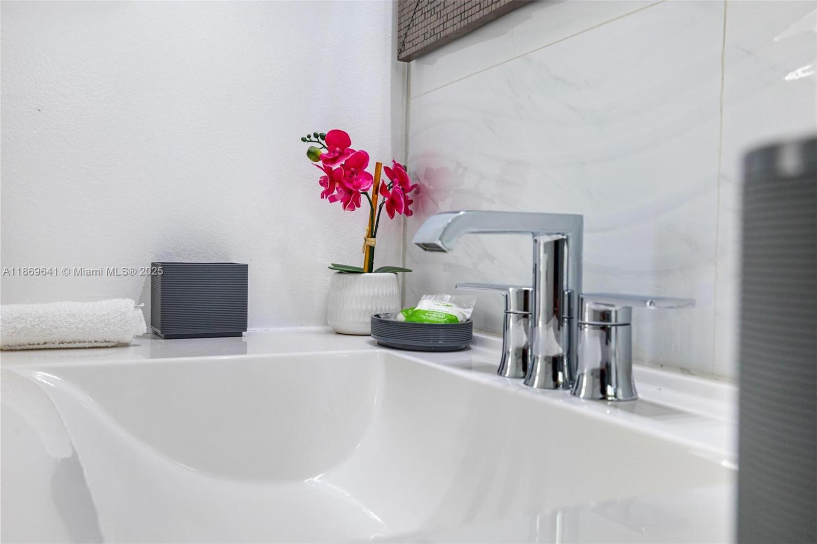 301 NW 34th St Miami, FL 33127