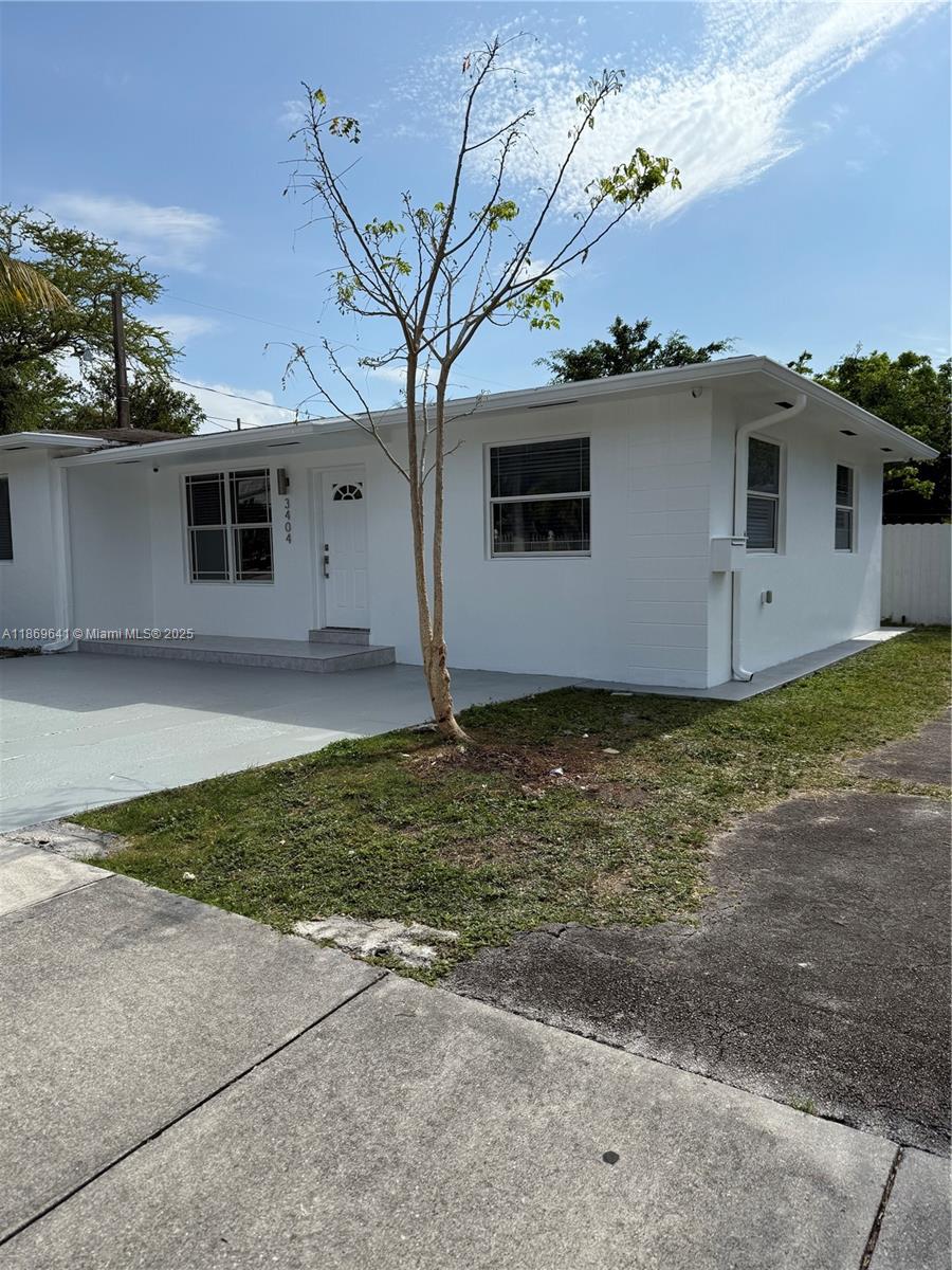 301 NW 34th St Miami, FL 33127