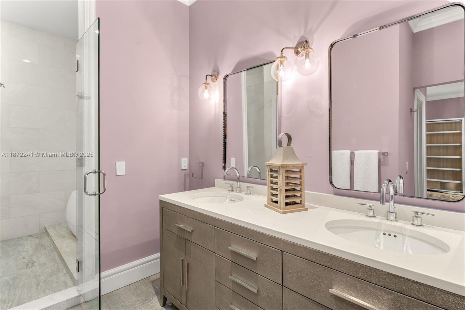 431 W Rivo Alto Dr Miami Beach, FL 33139