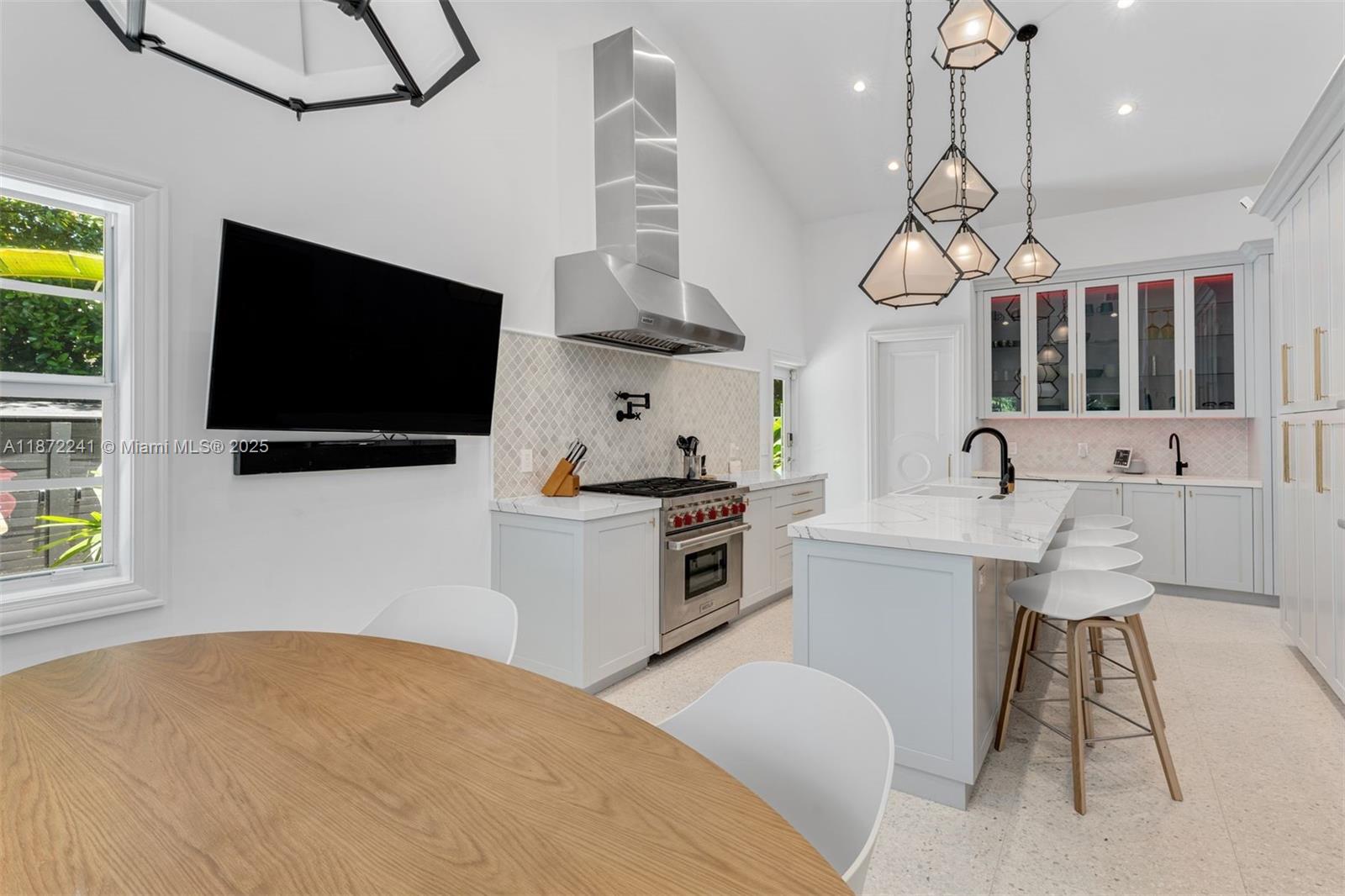 431 W Rivo Alto Dr Miami Beach, FL 33139