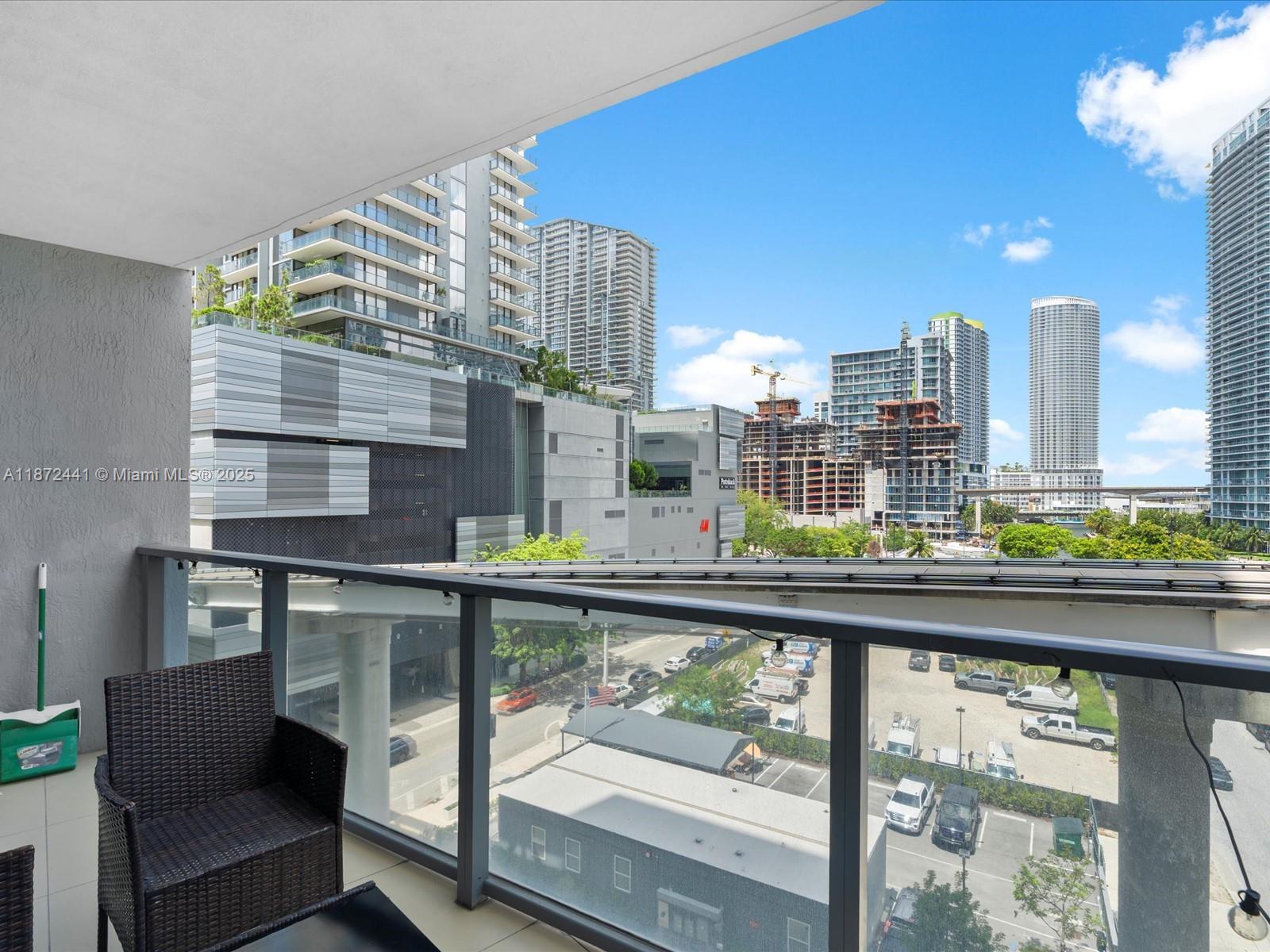 31 SE 6th St #802