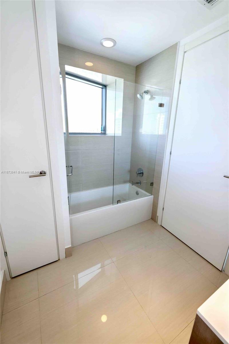 image Echo Condominium15